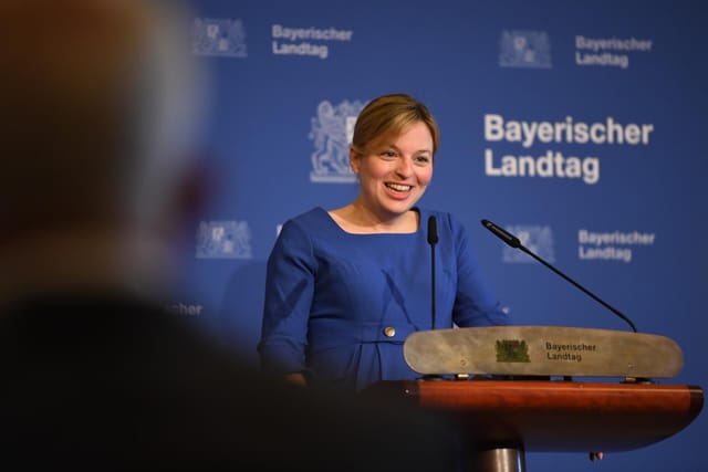 Grüne Kernforderung kommt: Bayerisches Maßnahmenpaket gegen Desinformation