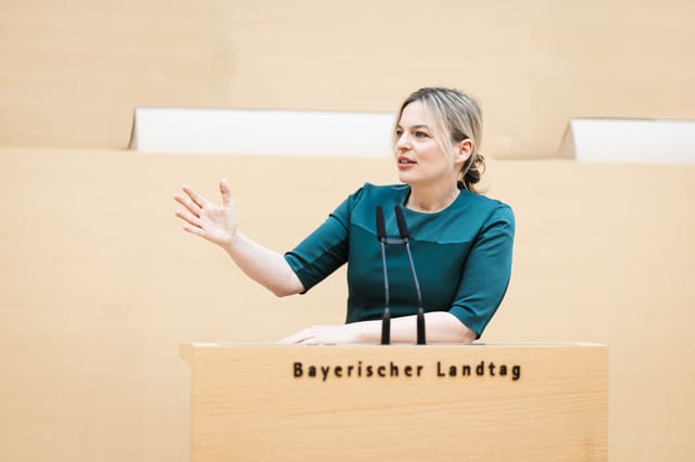 „Unabhängig. Bezahlbar. Bayerisch. Freiheitsrevolution aus Steckdose und Speicher“