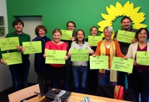 Die TandemleiterInnen strahlen: Gute Debatten in allen 11 Kapiteln unseres Kommunalwahlprogramms beim Tag der offenen Tür!