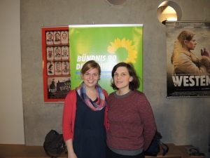 Katharina Schulze und Regisseurin Miriam Fassbender im Monopol Kino