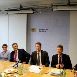 Bayerischer Landtag rettet Hochschule für Politik