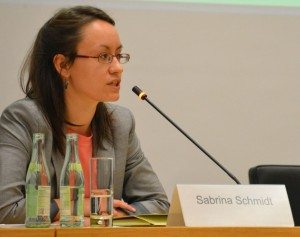 Sabrina Schmid spricht zu Islamfeindlichkeit in Deutschland