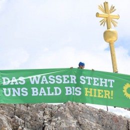 G7-Gipfel: Grüner Protest für Klimaschutz auf der Zugspitze