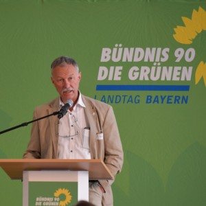 Werner Feiler bei seiner Keynote beim 1. Grünen Polizeikongress 