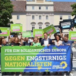 Grüne aus Bayern und Oberösterreich stellen sich gegen die Achse der Zerstörer Europas  
