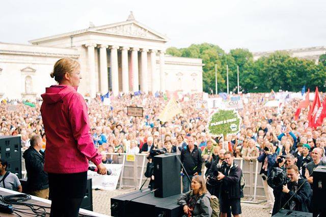 Juli: in München demonstrierten 30.000 Menschen bei der "ausgehetzt-Demo". Ich durfte für die Grünen sprechen.